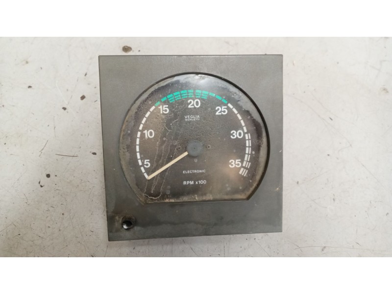 Recambio de cuadro instrumentos para iveco eurocargo 3.9 diesel referencia OEM IAM 98474450  CUENTA REVOLUCIONES