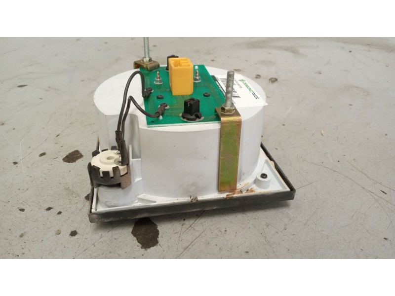 Recambio de cuadro instrumentos para iveco eurocargo 3.9 diesel referencia OEM IAM 98474450  CUENTA REVOLUCIONES