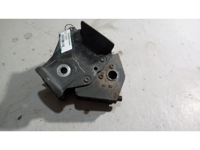 Recambio de cierre cabina izquierdo para volvo fh 12 2002  12.1 diesel (d12d460) referencia OEM IAM 20443002  