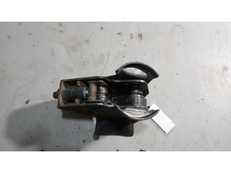 Recambio de cierre cabina izquierdo para volvo fh 12 2002  12.1 diesel (d12d460) referencia OEM IAM 20443002  