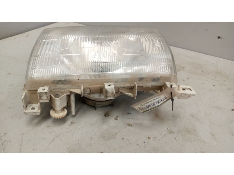 Recambio de faro derecho para nissan cabstar e cabina simple cabina individual referencia OEM IAM   