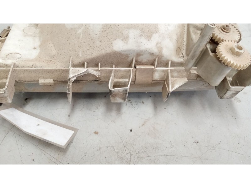 Recambio de faro derecho para nissan cabstar e cabina simple cabina individual referencia OEM IAM   