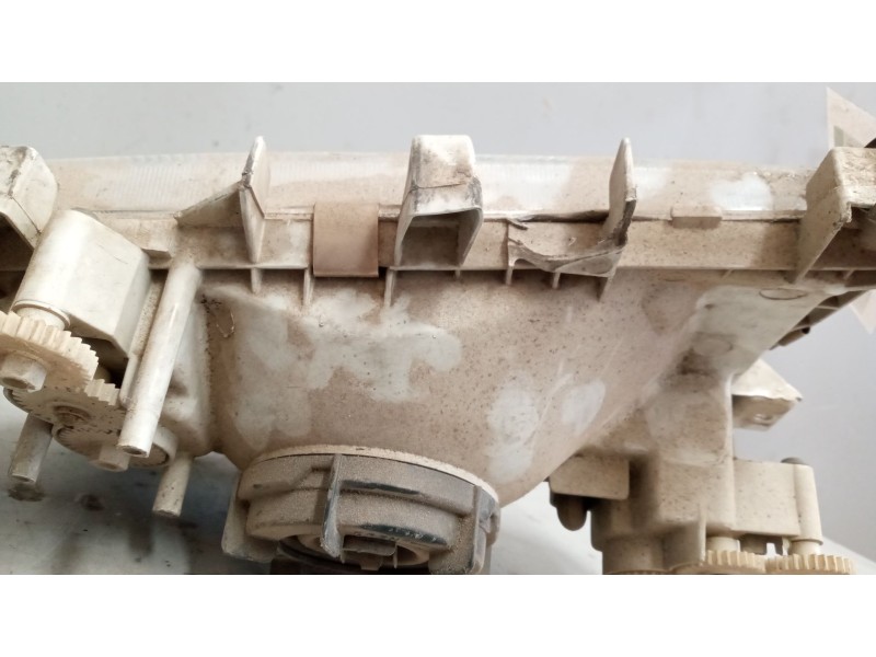 Recambio de faro derecho para nissan cabstar e cabina simple cabina individual referencia OEM IAM   