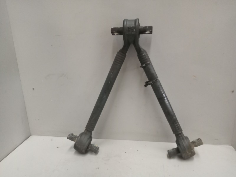 Recambio de uve eje trasero para mercedes trucks econic referencia OEM IAM A9423501005  A9423501505