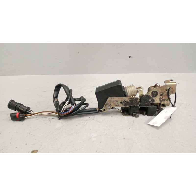 Recambio de cerradura puerta delantera derecha para man tgx 18.xxx fg / 4x2 bl xl referencia OEM IAM 81626806122  