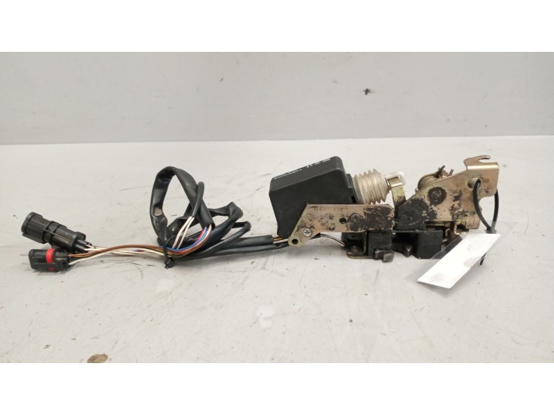 Recambio de cerradura puerta delantera derecha para man tgx 18.xxx fg / 4x2 bl xl referencia OEM IAM 81626806122  