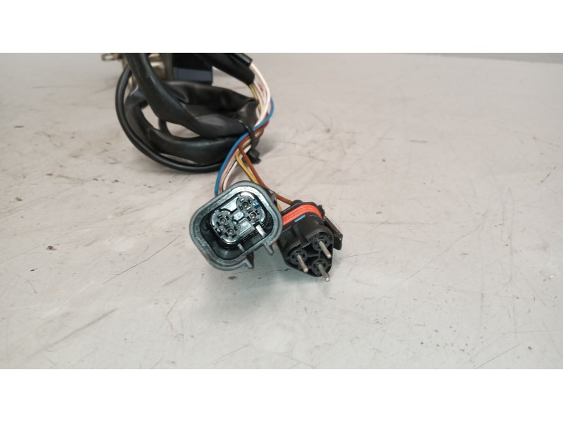 Recambio de cerradura puerta delantera derecha para man tgx 18.xxx fg / 4x2 bl xl referencia OEM IAM 81626806122  