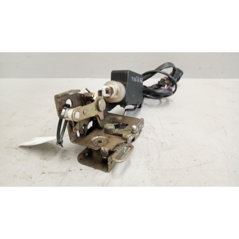 Recambio de cerradura puerta delantera derecha para man tgx 18.xxx fg / 4x2 bl xl referencia OEM IAM 81626806122  