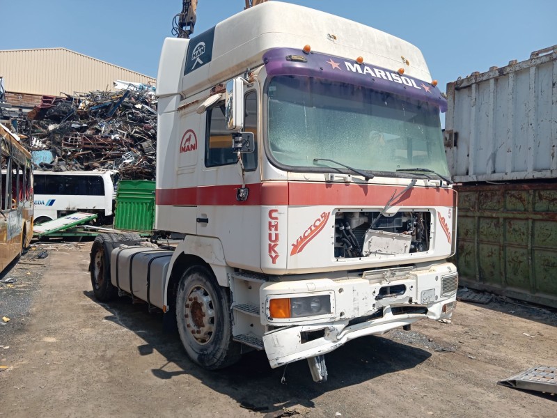 man f 2000 19.xxx del año 2000