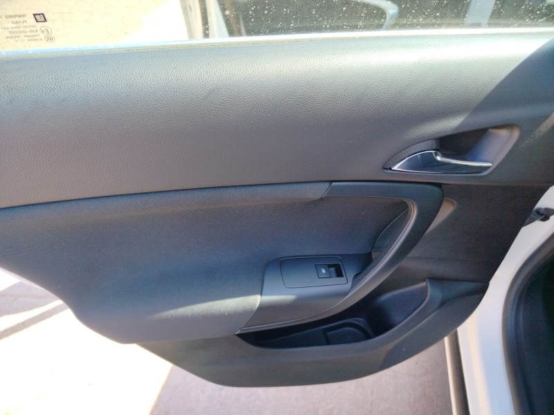 opel insignia a sedán (g09) del año 2011