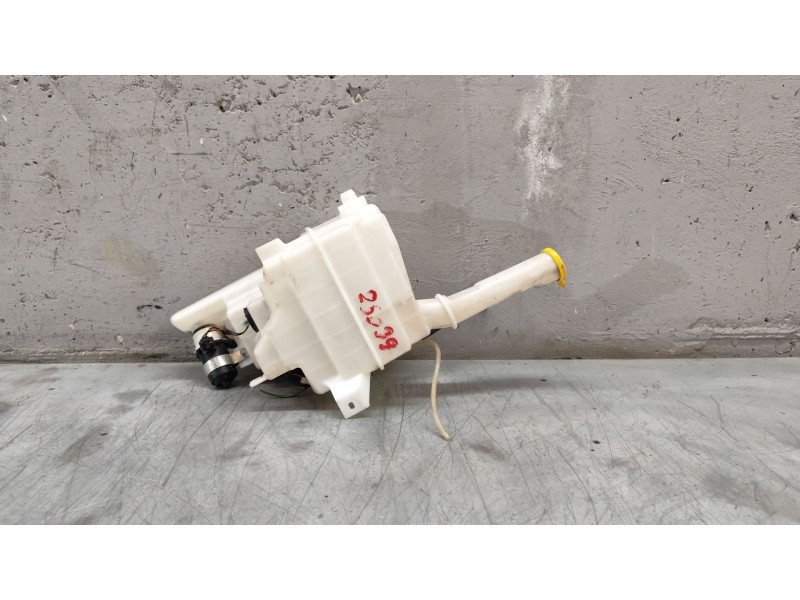 Recambio de deposito limpia para kia niro i (de) e-niro referencia OEM IAM GP9A67480  