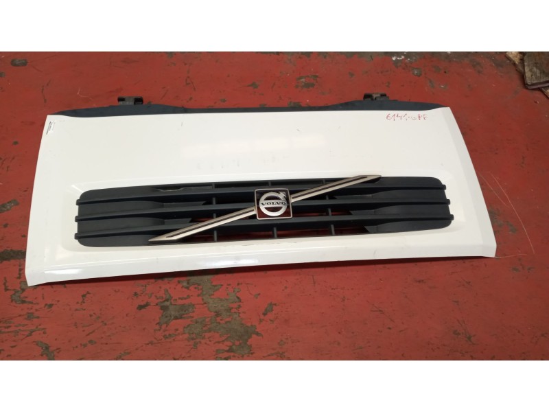 Recambio de calandra para volvo fl xxx 7.2 diesel referencia OEM IAM 20748318  20748333