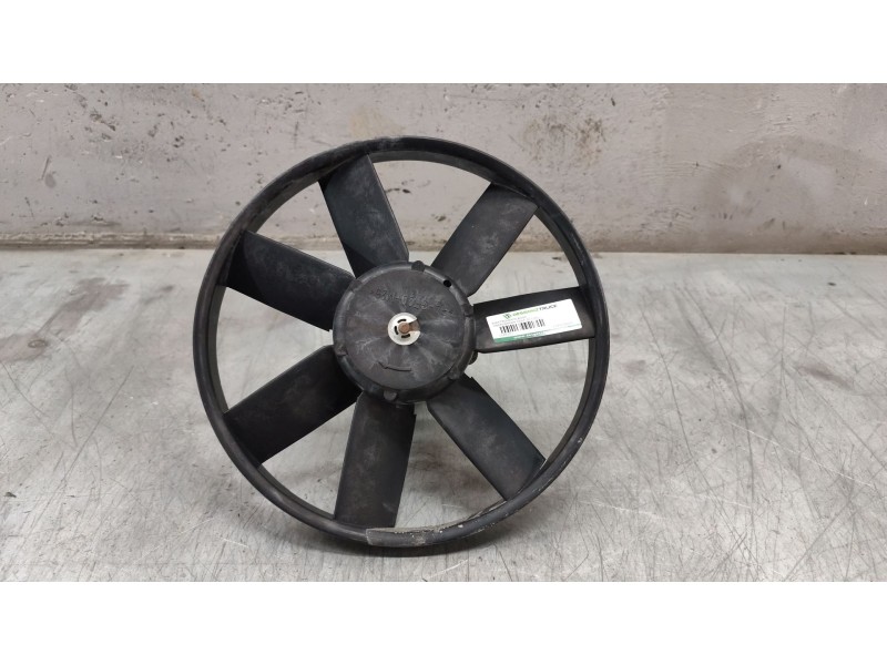 Recambio de electroventilador para volkswagen golf iii (1h1) 1.6 referencia OEM IAM 0130109239  3PINES
