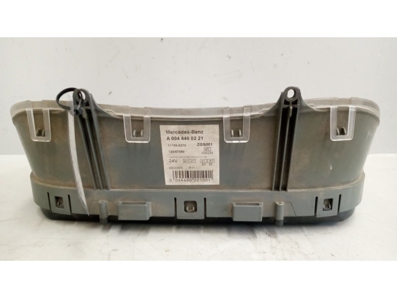 Recambio de cuadro instrumentos para mercedes-benz oc 500 rf 2542 referencia OEM IAM A0044460221  