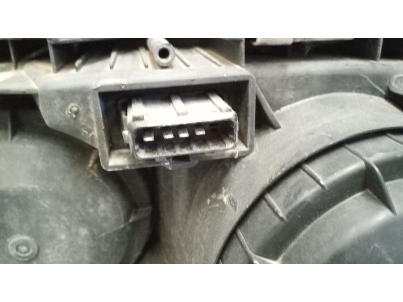 Recambio de faro derecho para renault hr xxx.18/26 premium 01 referencia OEM IAM   