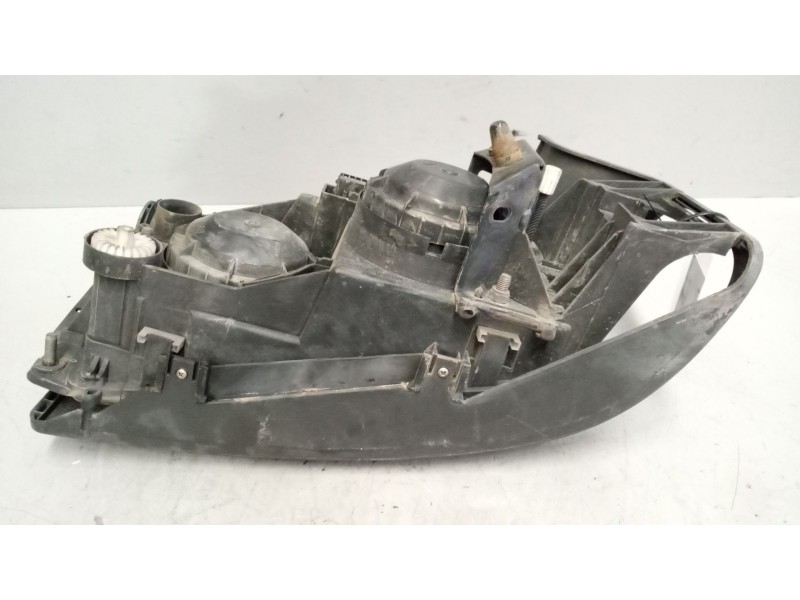 Recambio de faro derecho para renault hr xxx.18/26 premium 01 referencia OEM IAM   