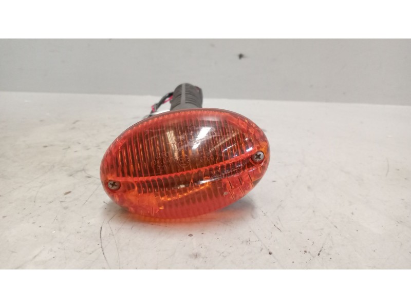 Recambio de piloto lateral izquierdo para iveco eurocargo 05.03  fg 75 e larga distancia referencia OEM IAM   