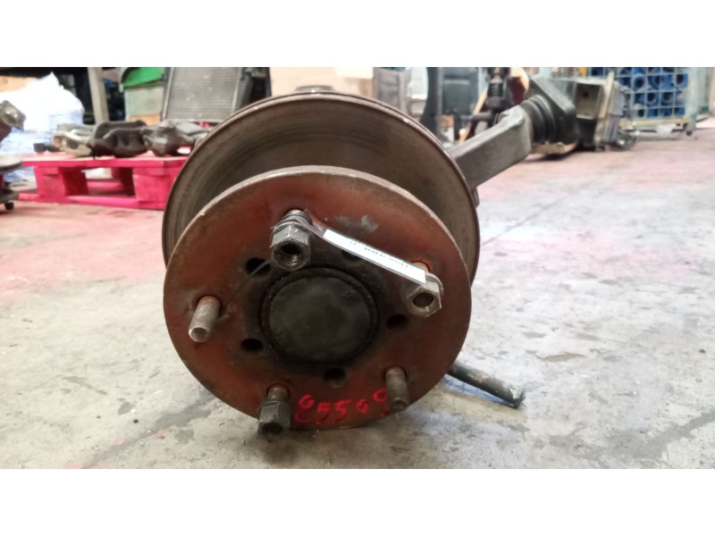 Recambio de buje delantero para nissan cabstar 01.04  3.0 diesel referencia OEM IAM   