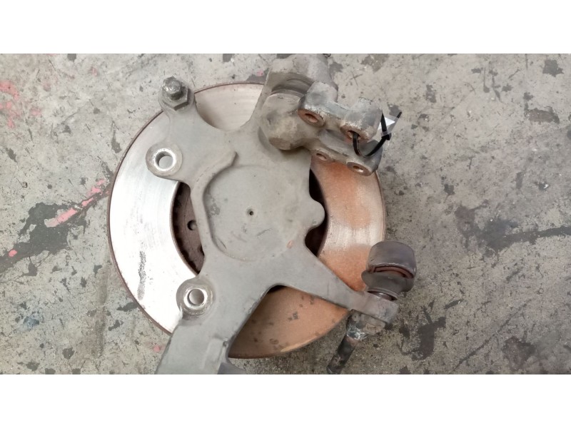 Recambio de buje delantero para nissan cabstar 01.04  3.0 diesel referencia OEM IAM   