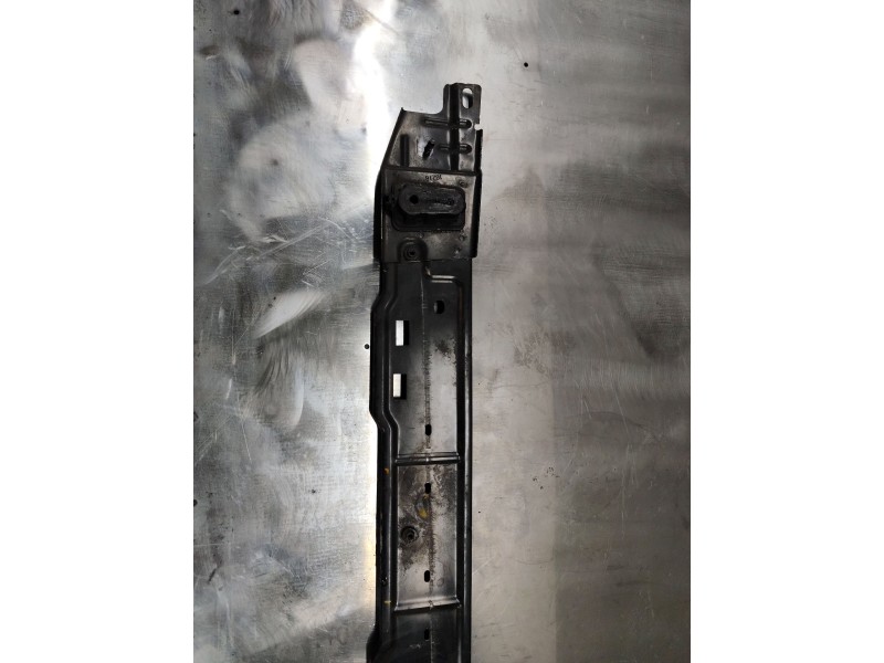 Recambio de travesaño inferior para peugeot 206 berlina 1.4 hdi referencia OEM IAM 9803303080  