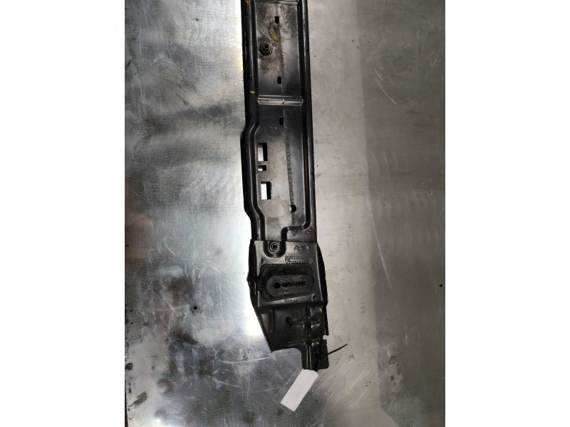 Recambio de travesaño inferior para peugeot 206 berlina 1.4 hdi referencia OEM IAM 9803303080  