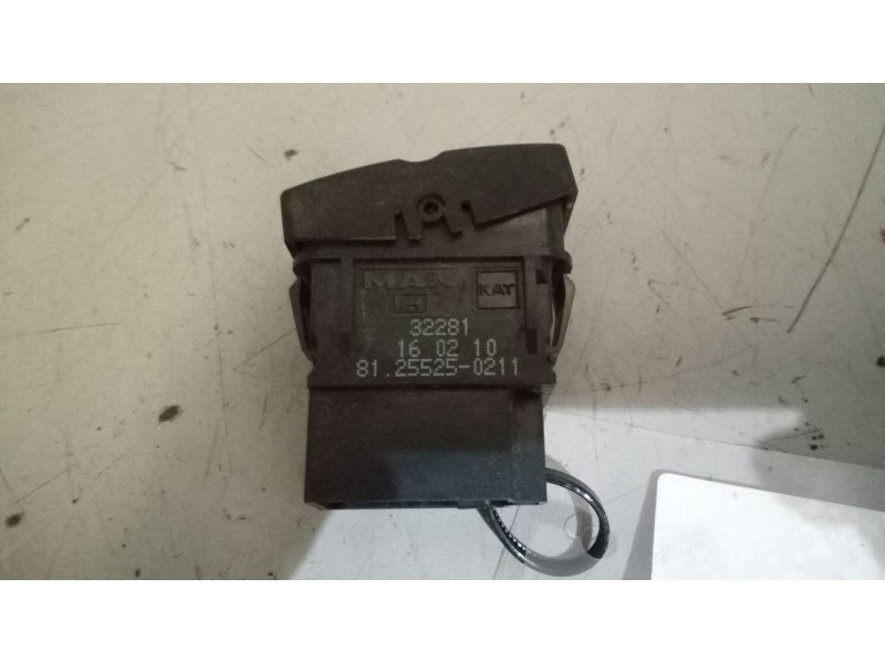 Recambio de interruptor para man tgx 18.xxx 12.4 diesel referencia OEM IAM 81255250211  