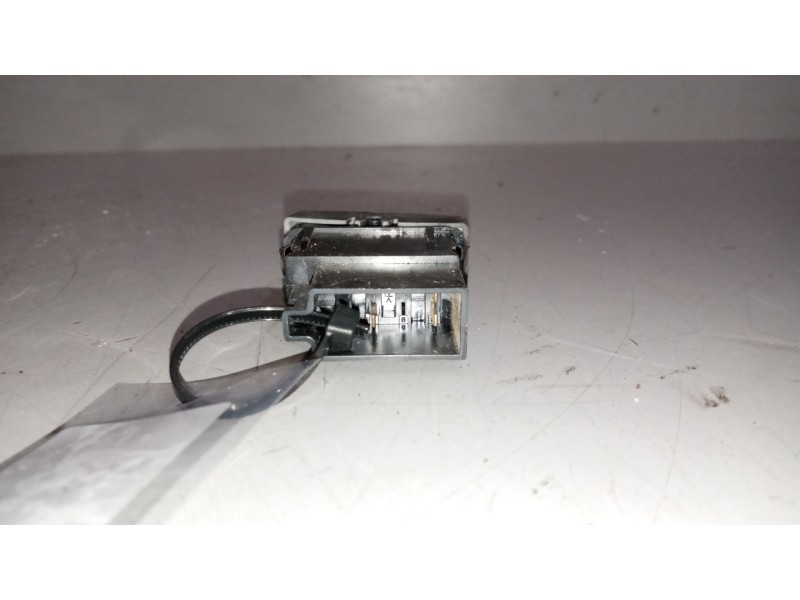 Recambio de interruptor para man tgx 18.xxx 12.4 diesel referencia OEM IAM 81255250212  