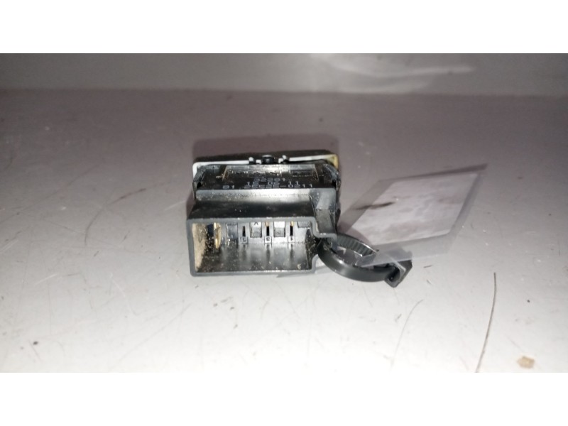 Recambio de interruptor para man tgx 18.xxx 12.4 diesel referencia OEM IAM 81255250211  