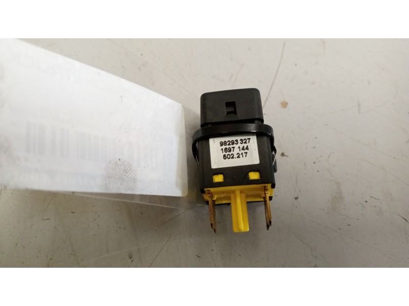 Recambio de interruptor para daf serie xf105.xxx 12.9 diesel referencia OEM IAM 1697144  