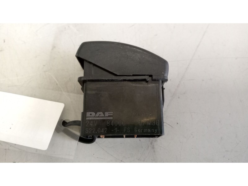 Recambio de interruptor para daf serie xf105.xxx 12.9 diesel referencia OEM IAM 1735028  