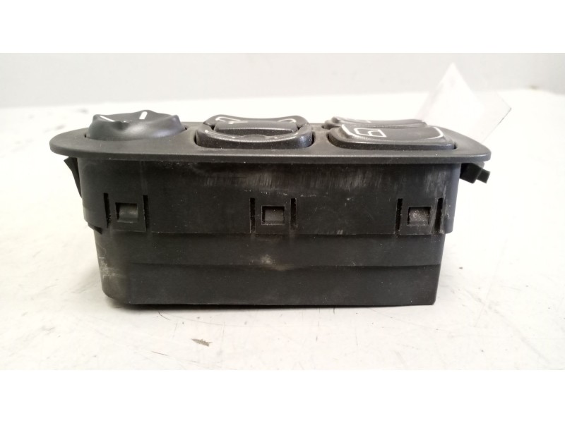 Recambio de mando elevalunas delantero izquierdo para daf serie xf105.xxx 12.9 diesel referencia OEM IAM 1746650  
