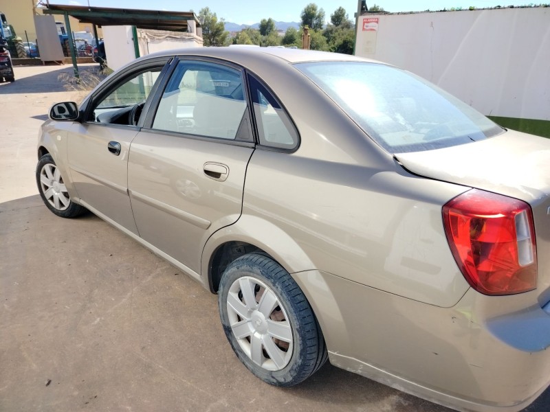 daewoo nubira berlina del año 2003