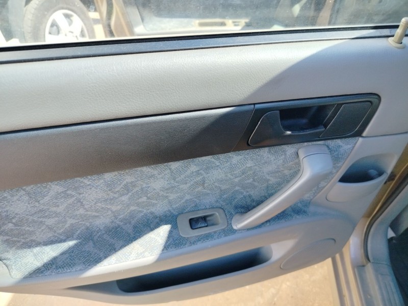 daewoo nubira berlina del año 2003