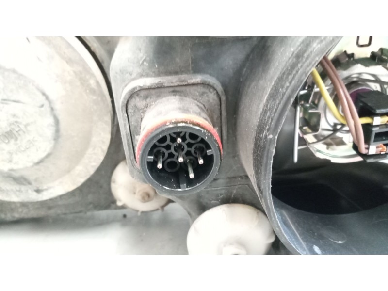 Recambio de faro izquierdo para daf serie xf105.xxx 12.9 diesel referencia OEM IAM   