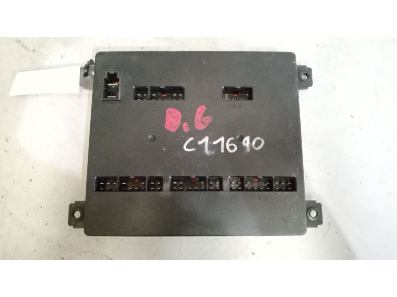 Recambio de caja reles / fusibles para nissan trade 100 chasis cabina referencia OEM IAM 24063G4900  