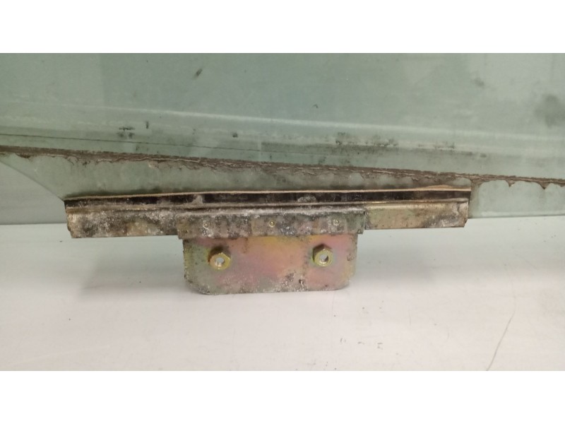 Recambio de luna delantera izquierda para daf serie xf105.xxx 12.9 diesel referencia OEM IAM 1284623  