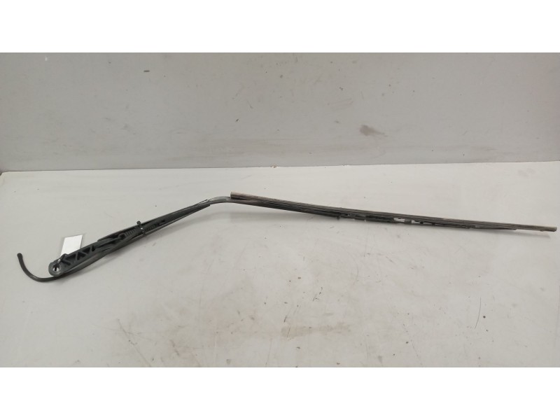 Recambio de brazo limpia delantero para daf serie xf105.xxx 12.9 diesel referencia OEM IAM   