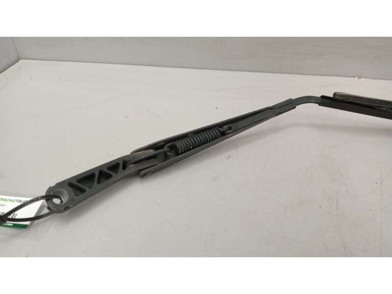 Recambio de brazo limpia delantero para daf serie xf105.xxx 12.9 diesel referencia OEM IAM   