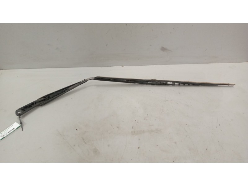 Recambio de brazo limpia delantero para daf serie xf105.xxx 12.9 diesel referencia OEM IAM   