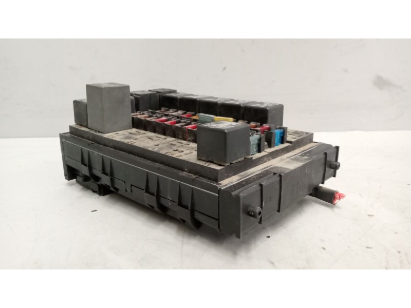 Recambio de caja reles / fusibles para iveco eurocargo 5.9 diesel referencia OEM IAM 98487769  