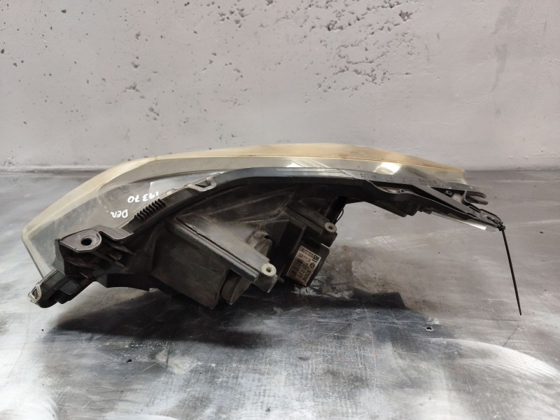 Recambio de faro derecho para opel astra gtc 1.9 cdti referencia OEM IAM 24451033RH  