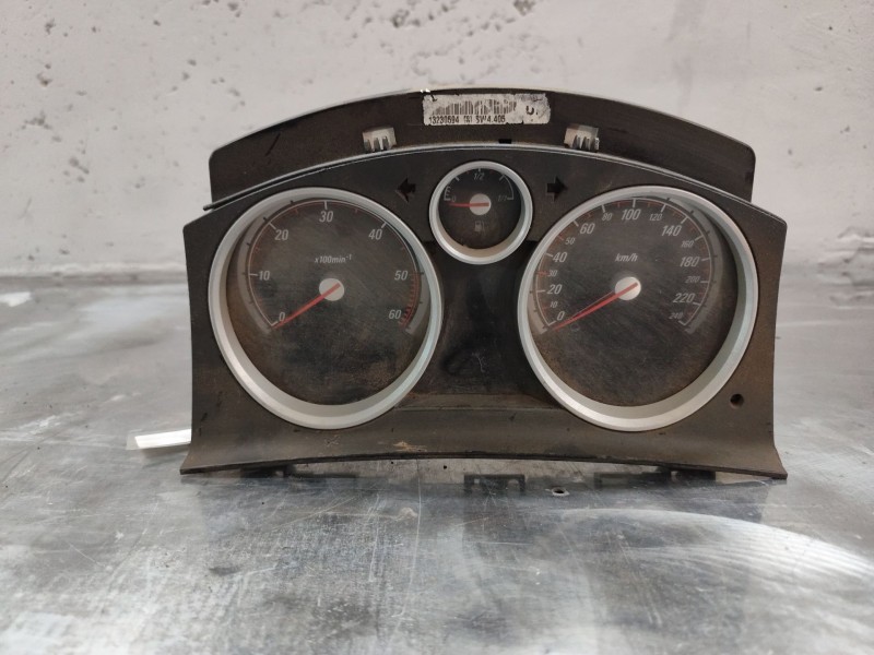 Recambio de cuadro instrumentos para opel astra gtc 1.9 cdti referencia OEM IAM 13225977  
