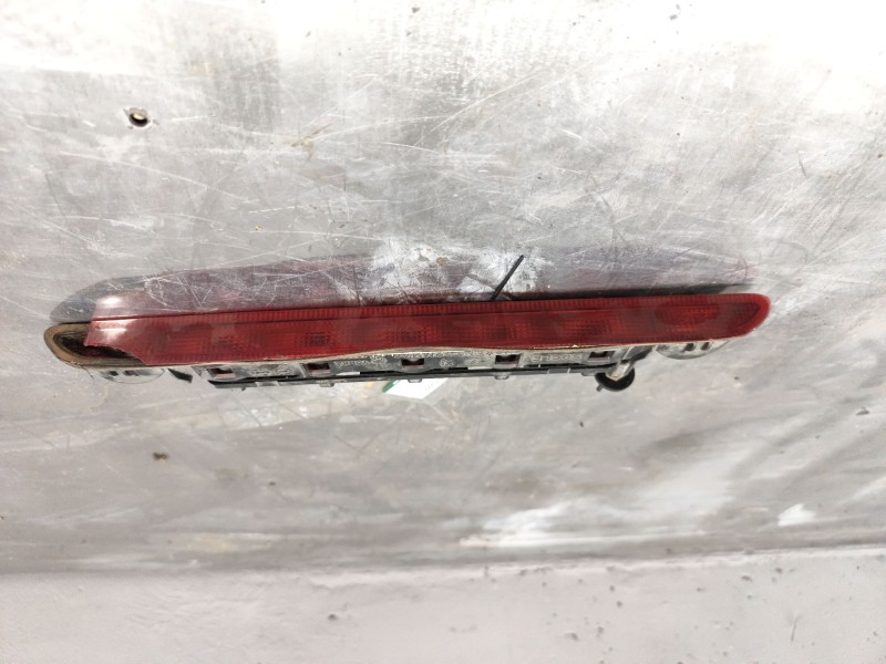 Recambio de luz central de freno para peugeot partner (s1) universal studios port aventura referencia OEM IAM 45506  