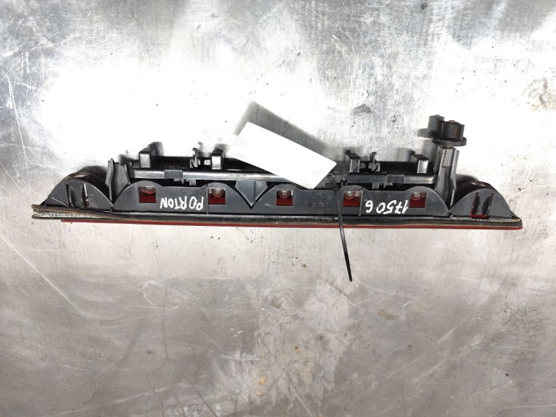 Recambio de luz central de freno para peugeot partner (s1) universal studios port aventura referencia OEM IAM 45506  