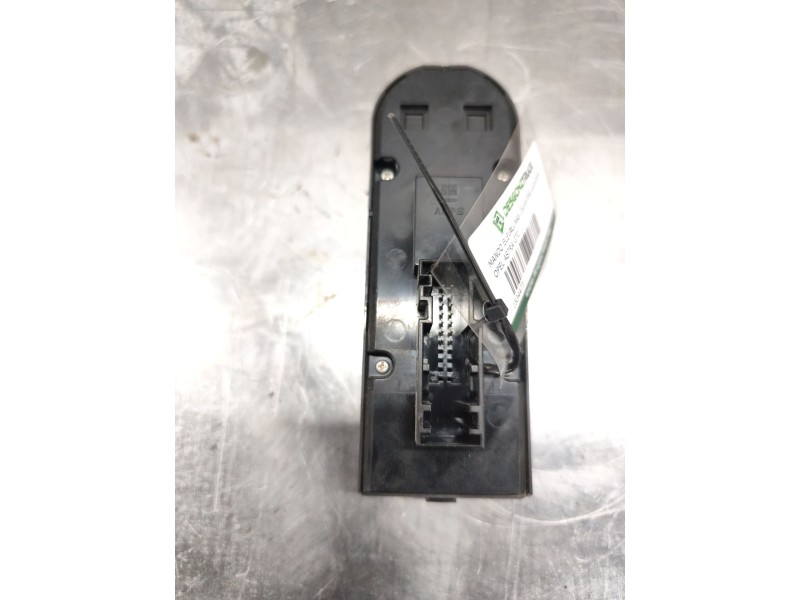 Recambio de mando elevalunas delantero izquierdo para opel astra gtc 1.9 cdti referencia OEM IAM 3228706  