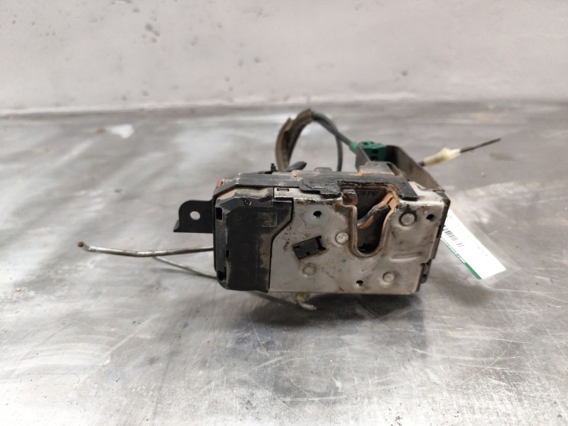 Recambio de cerradura puerta delantera izquierda para opel astra gtc 1.9 cdti referencia OEM IAM 13210748  