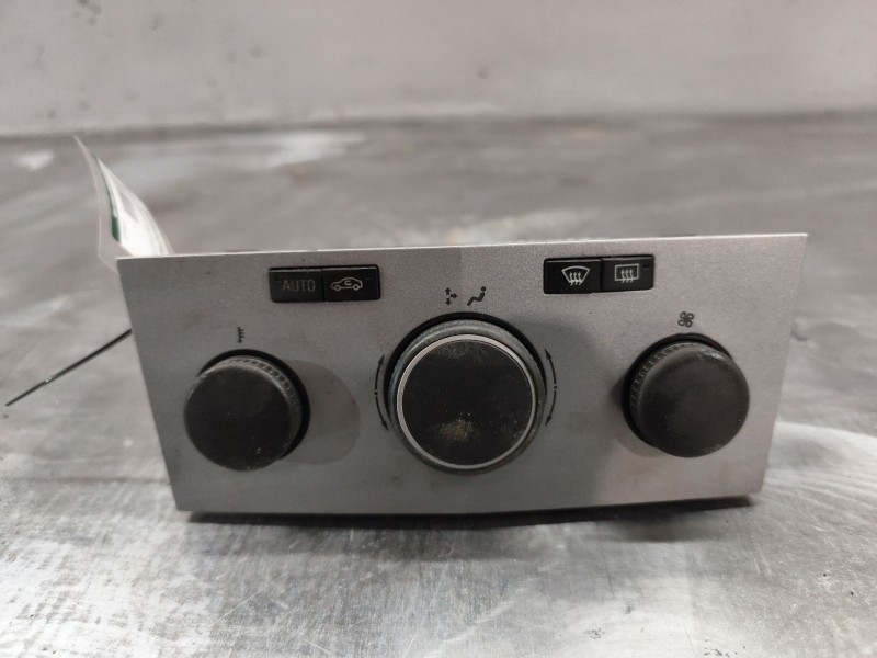 Recambio de mando calefaccion / aire acondicionado para opel astra gtc 1.9 cdti referencia OEM IAM 13245123  90151247