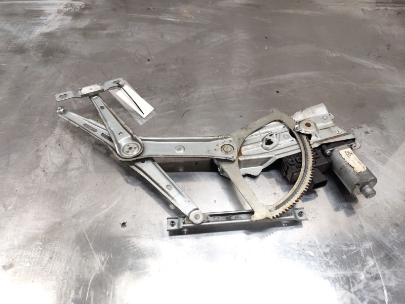 Recambio de elevalunas delantero izquierdo para opel astra gtc 1.9 cdti referencia OEM IAM 13101479  