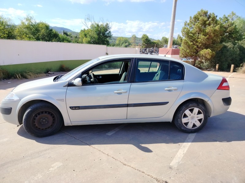 renault megane ii classic berlina del año 2004