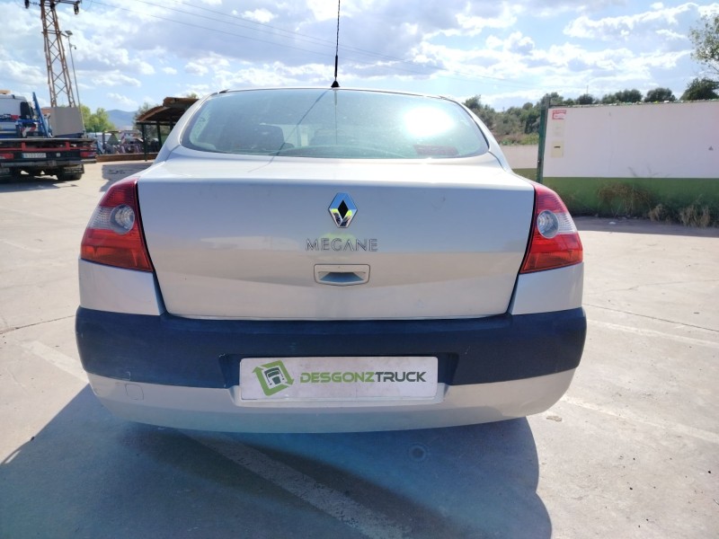 renault megane ii classic berlina del año 2004